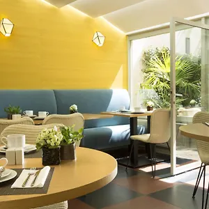 A La Des Artistes Hotell